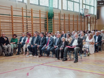 Zwykła-Niezwykła Szkoła w Puszczy Mariańskiej – wsi w strefie Bolimowskiego Parku Krajobrazowego…, 